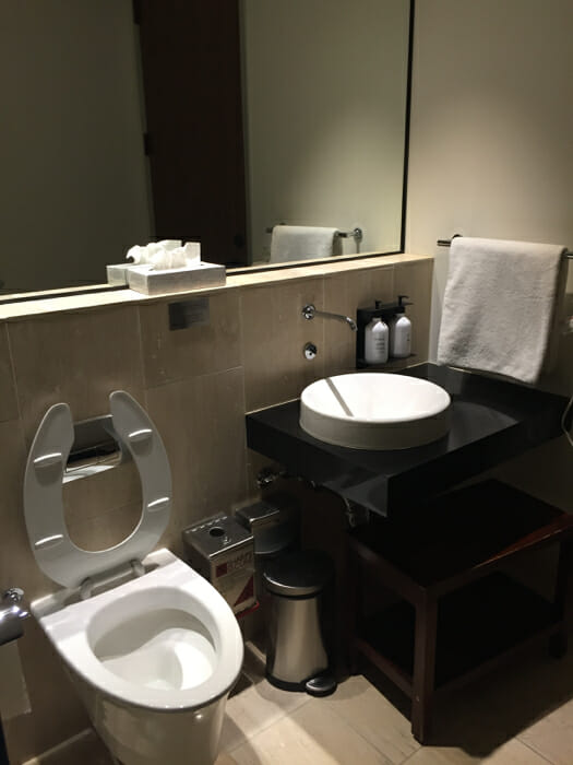 Review OneWorld Lounge LAX Tom Bradley International Terminal