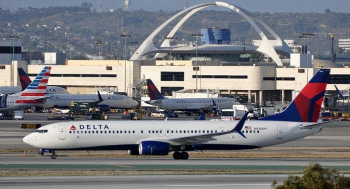 Delta airlines at LAX