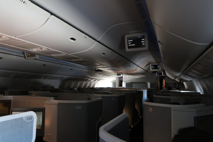 Review: American Airlines 777-300ER Business Class Daytime Flight (LHR-LAX)