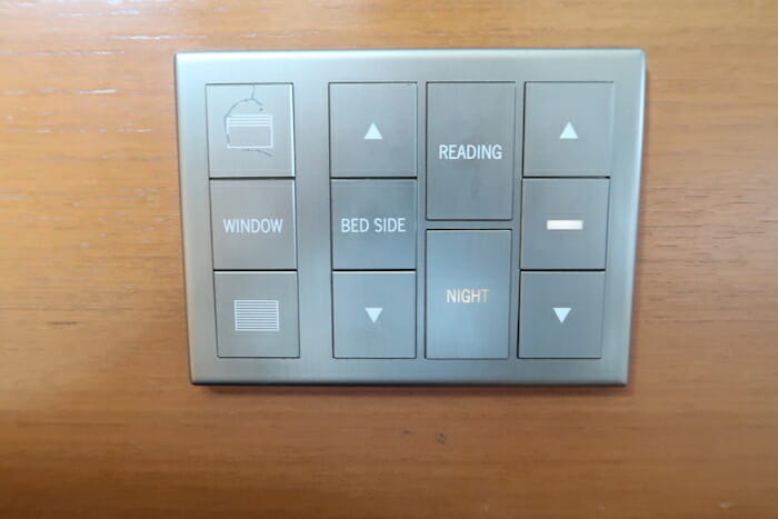 a close up of a switch