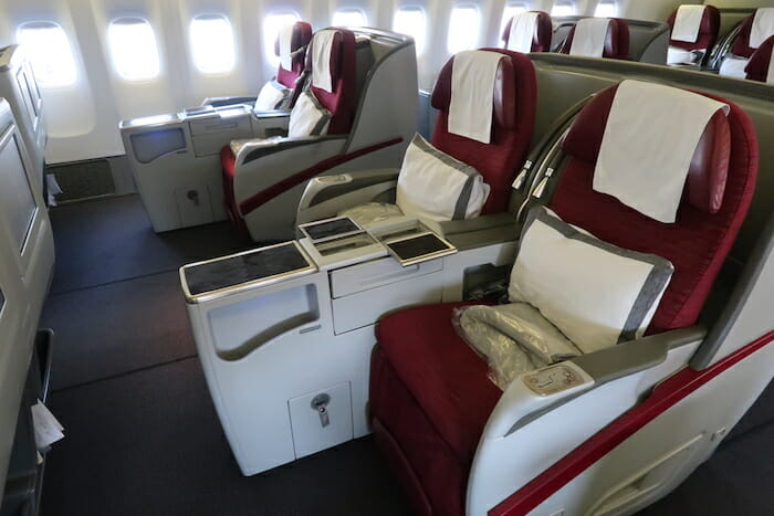 Review Qatar Airways 777 300er Business Class Daytime Flight Kul Doh 6241