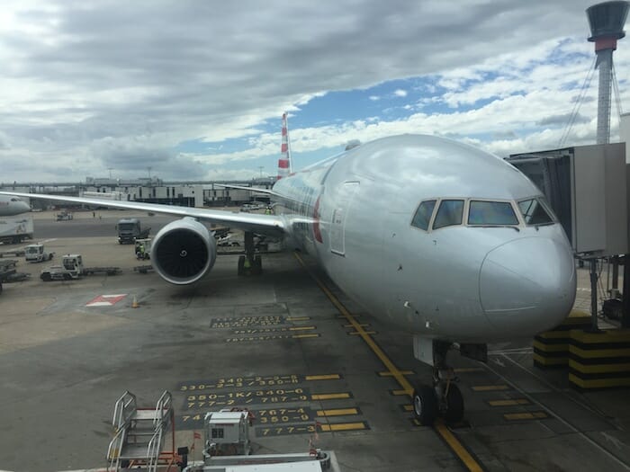 Review American Airlines 777 300er Economy Class Night