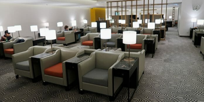Singapore Airlines SilverKris Lounge Hong Kong - Business Class