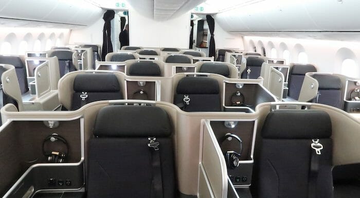 Qantas 787 Business Class Cabin Review