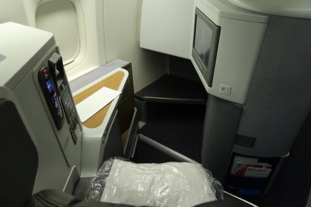 Review: American Airlines 777-300ER Business Class (Overnight Flight)