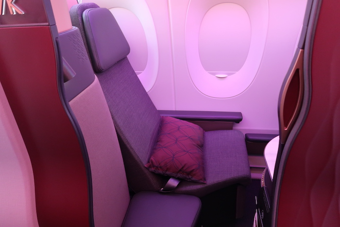 Qatar Airways Qsuites A350-1000 (Widow Seat)