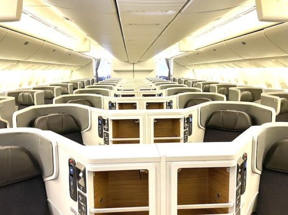 American Airlines 777-300ER Business Class LAX - LHR (Night Flight)