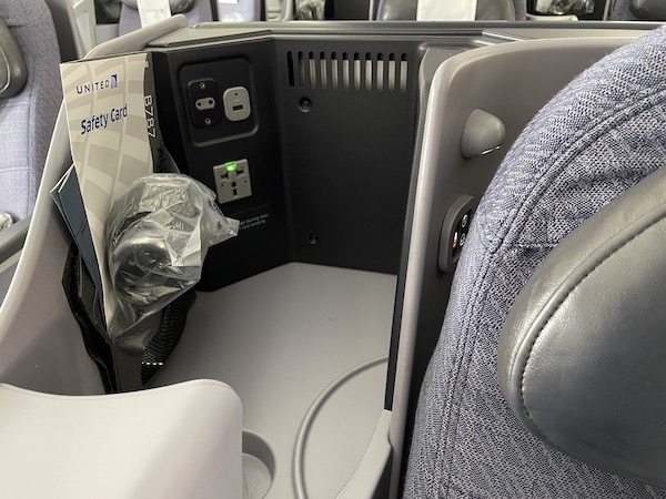 United Airlines 787-9 Business Class