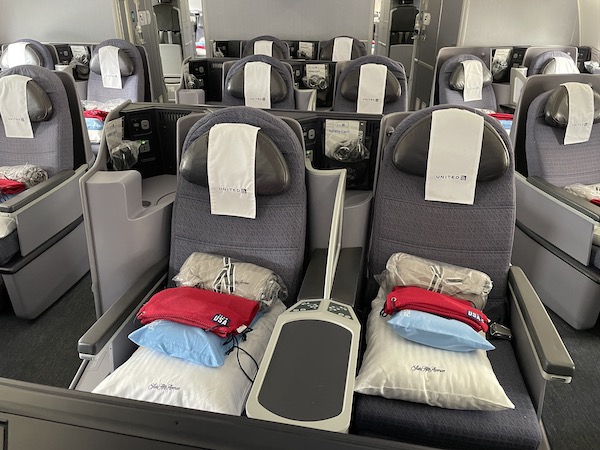 united airlines business class 787