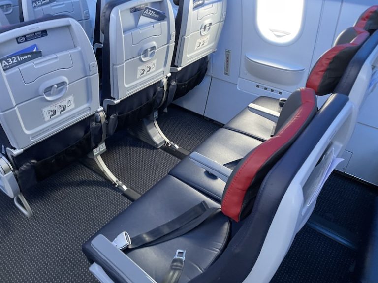 American Airlines A321neo Economy Class review (Flying to Hawaii)