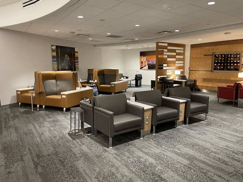 A look at the American Airlines Admirals Club at LAX Terminal 5