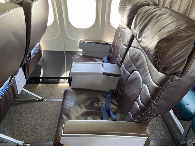 Hawaiian Airlines Boeing 717 First Class review (Intra-Island)