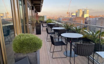 Chase devalues points transfers to Hyatt (only Sapphire Reserve cards spared) a patio with chairs and tables on a balcony