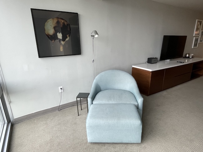 a chair in a room