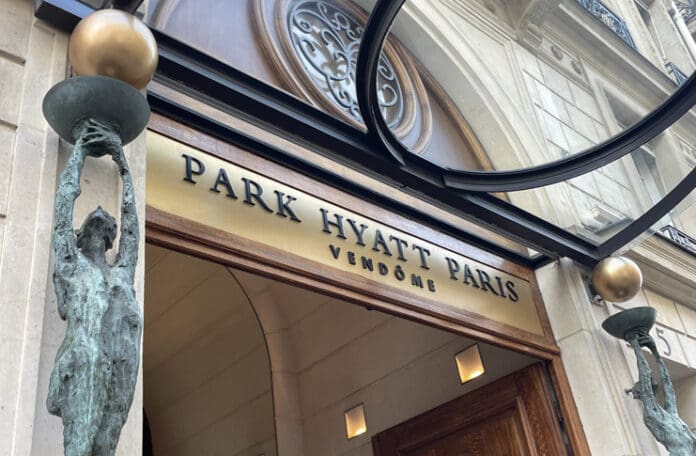 The front sign of the Park Hyatt Paris Vendôme