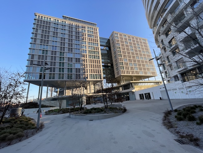 Side view of the Andaz Vienna.