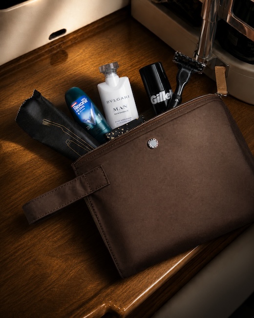 Emirates mens' Business Class amenity kit.
