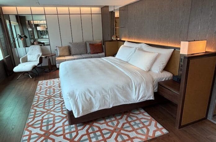 hyatt-grand-hyatt-singapore-hotel-general-741 - 1 Image of a room inside the Grand Hyatt Singapore