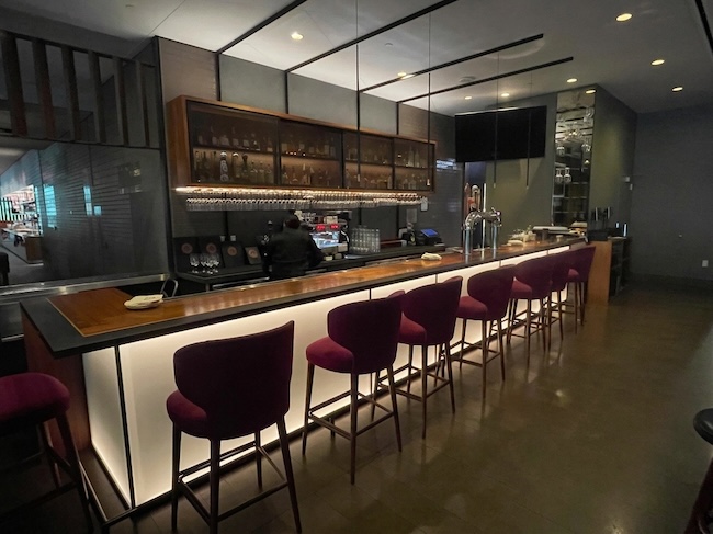 Hyatt Regency Seattle Daniel's Broiler Lounge.