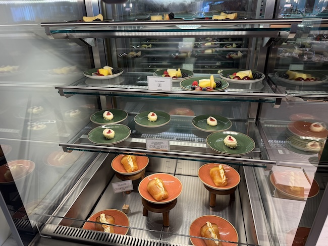 Plaza Premium First Lounge Rome FCO Dining