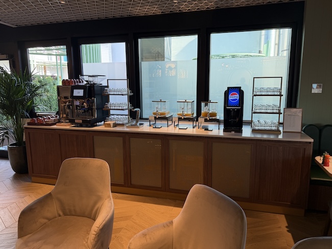Plaza Premium First Lounge Rome FCO Dining
