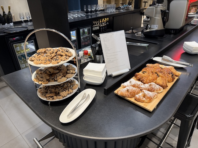 British Airways Lounge Rome Food and Drinks.