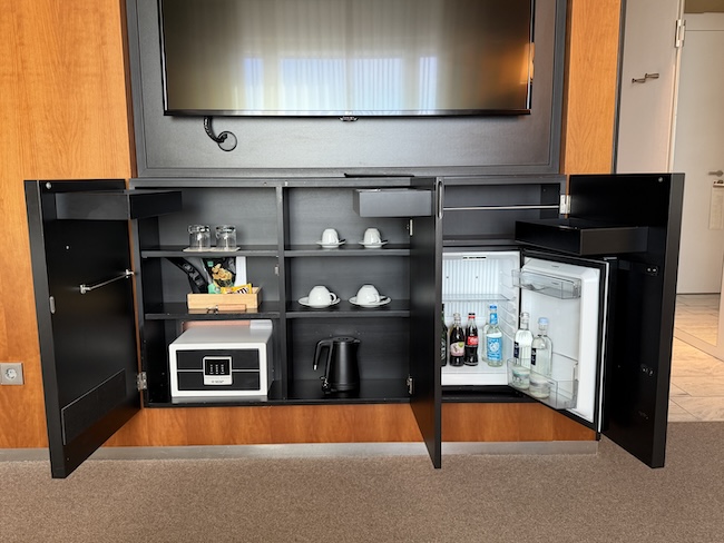 Grand Hyatt Berlin Junior Suite.