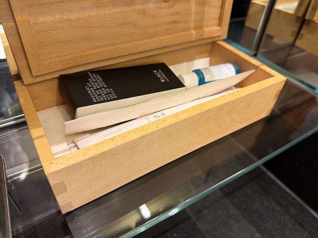 Grand Hyatt Berlin toiletries and accessories.
