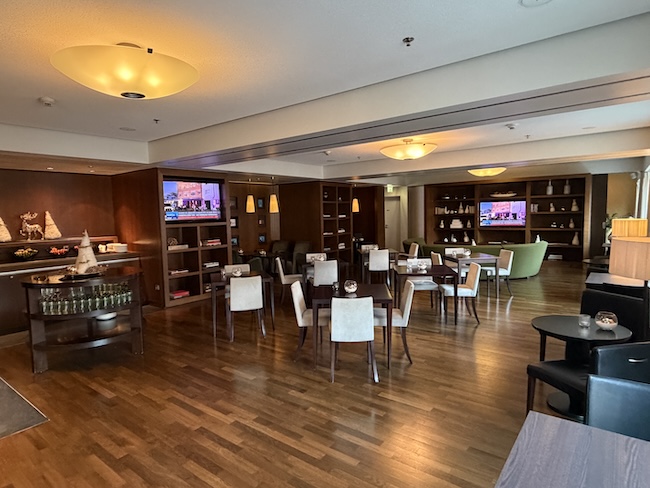 Grand Hyatt Berlin Grand Club Lounge.