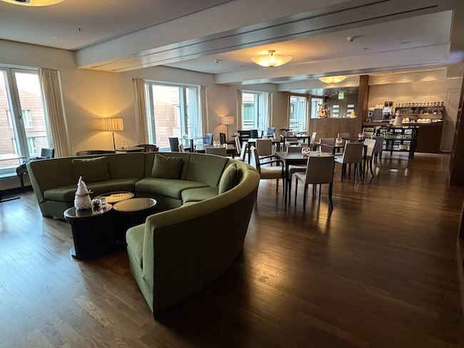 Grand Hyatt Berlin Grand Club Lounge.