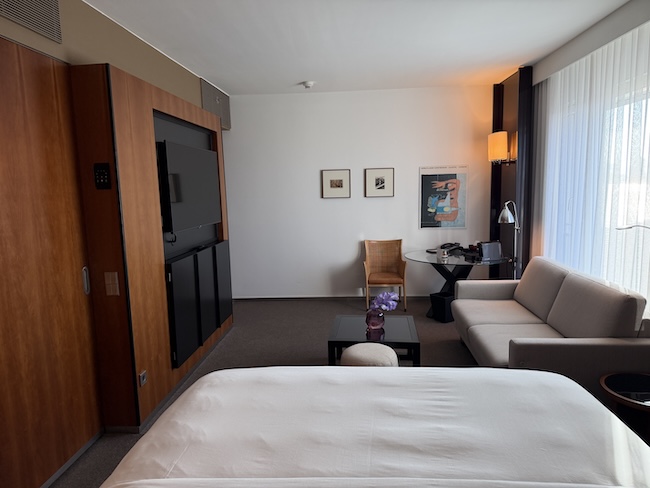 Grand Hyatt Berlin Junior Suite.