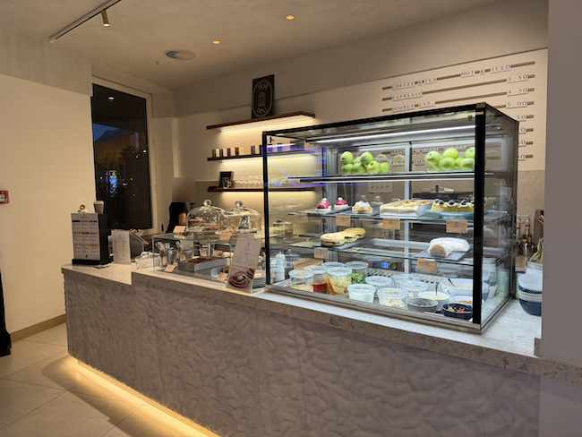 Grand Hyatt Berlin 1838 Deli.
