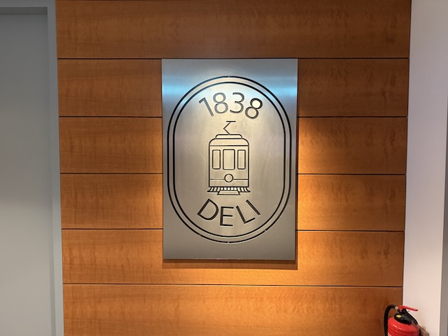 Grand Hyatt Berlin 1838 Deli.