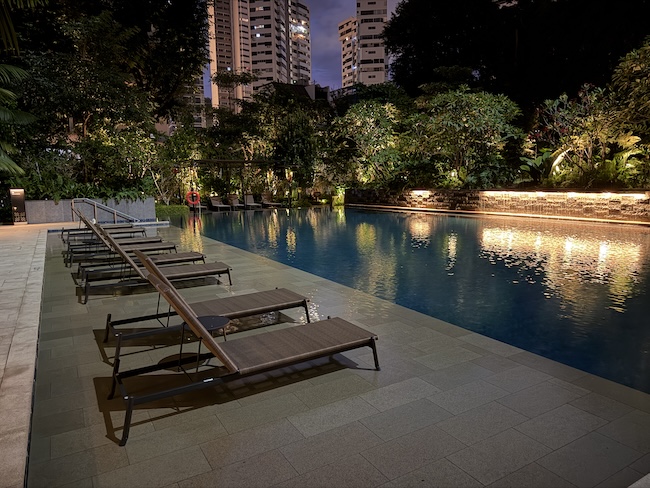 Grand Hyatt Singapore main pool and pool area.