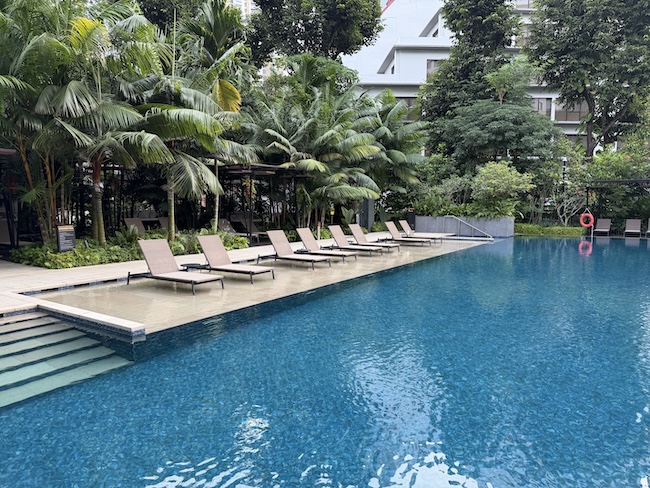 Grand Hyatt Singapore main pool and pool area.