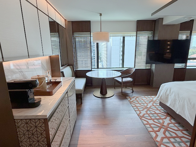 Grand Hyatt Singapore King bed Deluxe room.