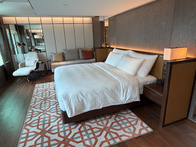 Grand Hyatt Singapore King bed Deluxe room.