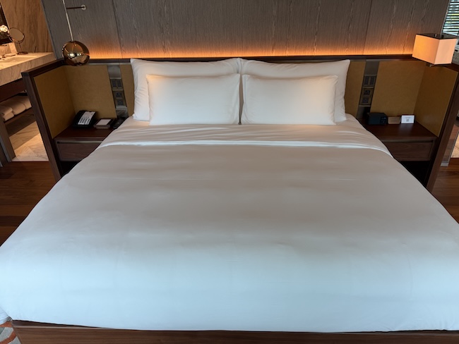 Grand Hyatt Singapore King bed Deluxe room.