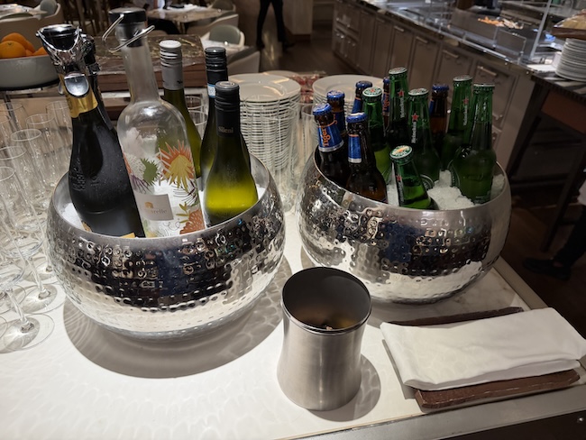 Grand Hyatt Singapore Grand Club evening selection.