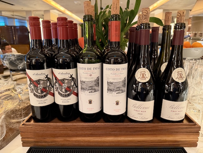 Grand Hyatt Singapore Grand Club evening selection.