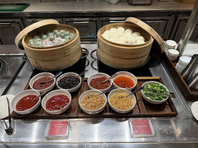 Grand Hyatt Singapore Grand Club evening selection.