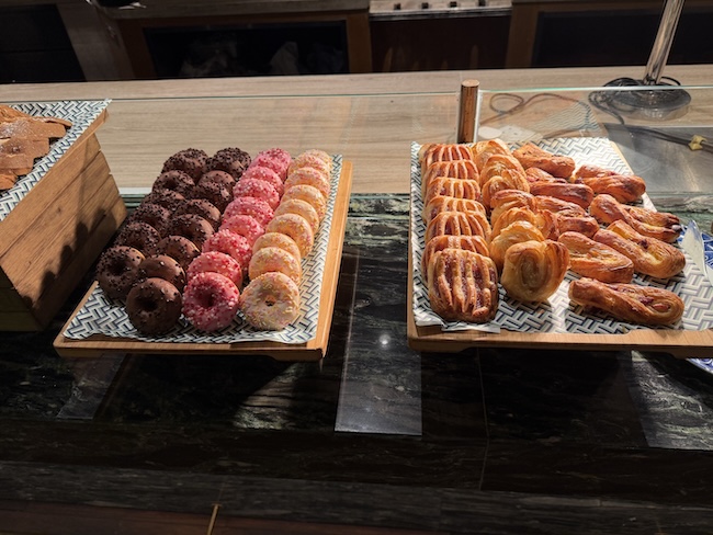 InterContinental Singapore Robertson Quay buffet breakfast.