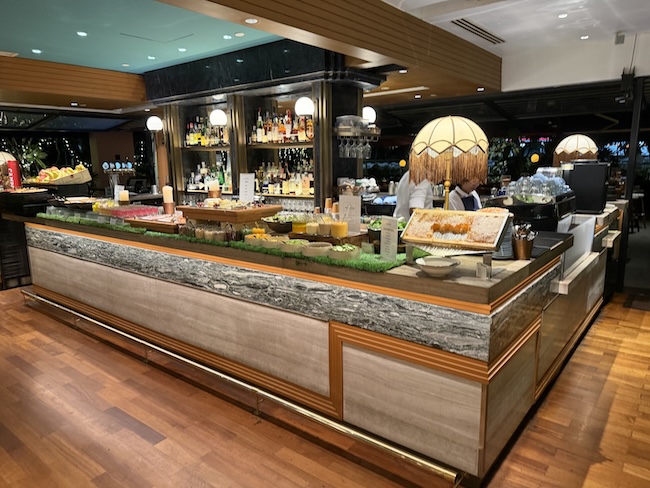 InterContinental Singapore Robertson Quay buffet breakfast.