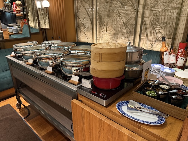 InterContinental Singapore Robertson Quay buffet breakfast.