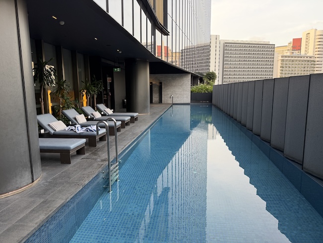InterContinental Singapore Robertson Quay pool.